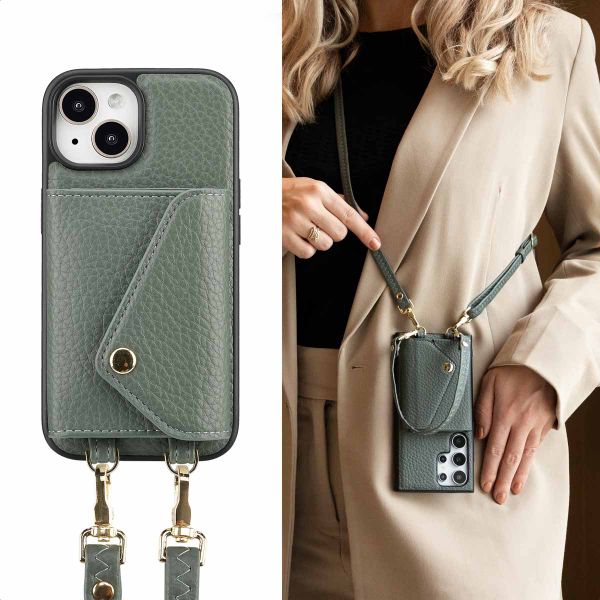 Selencia Coque de télephone Sera avec cordon et porte-cartes enveloppe Apple iPhone 15 - Sage Green