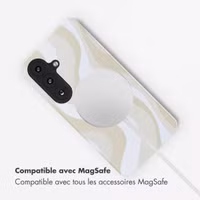 Selencia Coque arrière Vivid avec MagSafe Samsung Galaxy S26 - Desert Waves Beige
