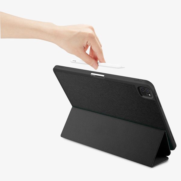 Spigen Coque tablette Urban Fit Apple iPad Pro 13 (2025) M5 / (2024) M4 - Noir
