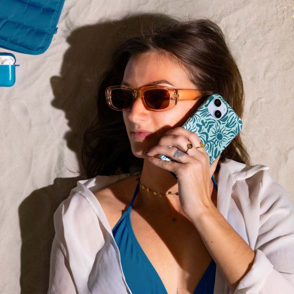 Selencia Coque arrière Vivid avec MagSafe Apple iPhone 15 - Tropical Vibes Light Blue