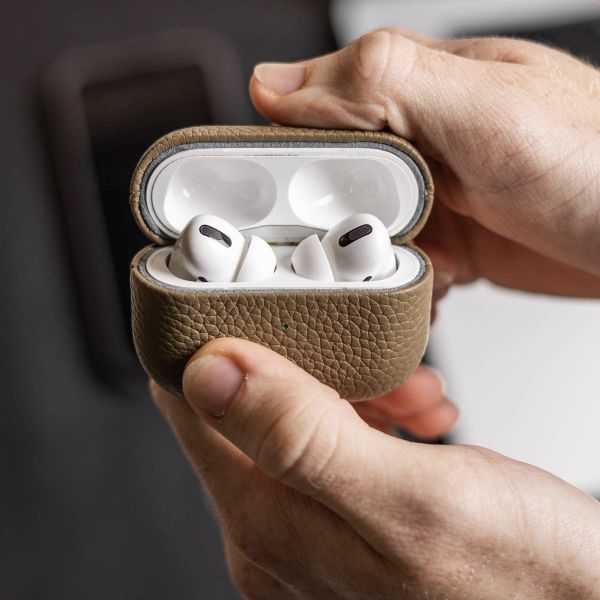 Accezz Coque en cuir véritable  Apple Airpods 1 / 2 - Taupe