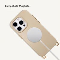 Selencia Coque arrière Rivièra avec MagSafe avec crochets amovibles Apple iPhone 15 Pro Max - Milky Latte