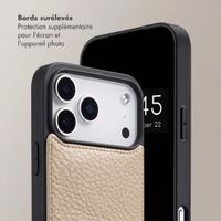 Selencia Coque de télephone Nova avec cordon et porte-cartes Apple iPhone 18 Pro / 17 Pro - Beige