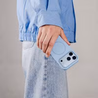 imoshion Coque arrière Color avec Thin MagSafe Ring Apple iPhone 18 Pro / 17 Pro - Bleu clair