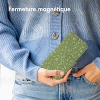 imoshion Étui de télephone portefeuille Design Samsung Galaxy A55 - Green Flowers