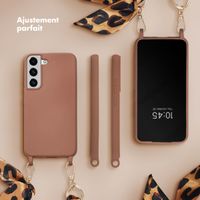 Selencia Coque avec dragonne de luxe Samsung Galaxy S22 - Marron