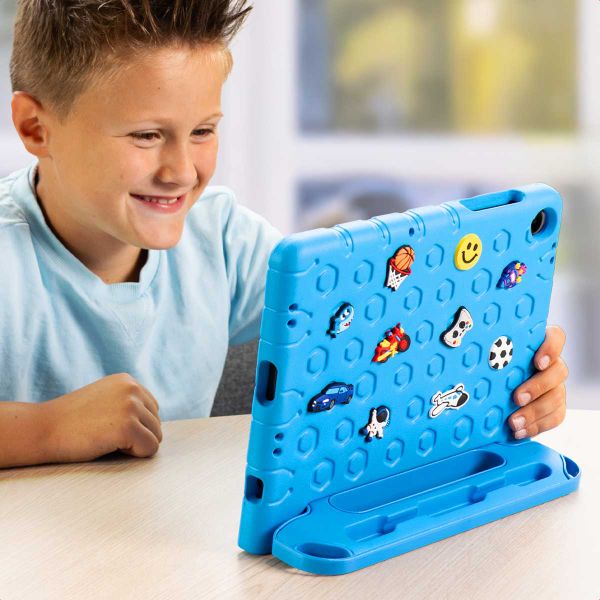 imoshion Coque kidsproof avec poupées amovibles Apple iPad 9 (2021) 10.2 pouces / iPad 8 (2020) 10.2 pouces / iPad 7 (2019) 10.2 pouces - Bleu