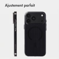 Accezz Coque arrière Lite avec MagSafe | Fluted | Apple iPhone 18 Pro / 17 Pro - Noir
