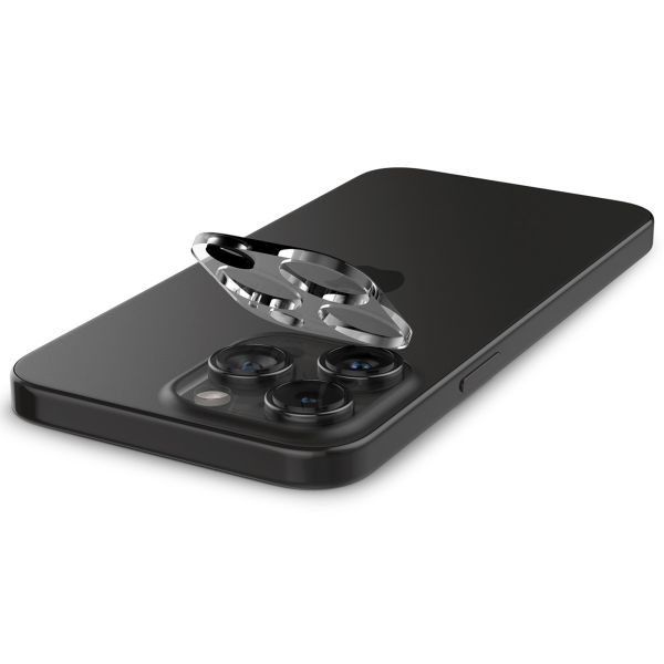 Spigen Optik Lens Protector - Protection complète de la caméra (lot de 2) Apple iPhone 16 Pro / 16 Pro Max / 15 Pro / 15 Pro Max / 14 Pro / 14 Pro Max - Crystal Clear