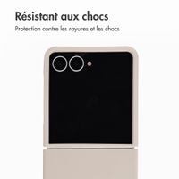Accezz Coque Liquid Silicone avec MagSafe Samsung Galaxy Z Flip 8 - Stone