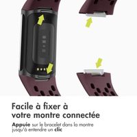 imoshion Bracelet sport en silicone avec boucle Fitbit Charge 5 / 6 - Rouge foncé