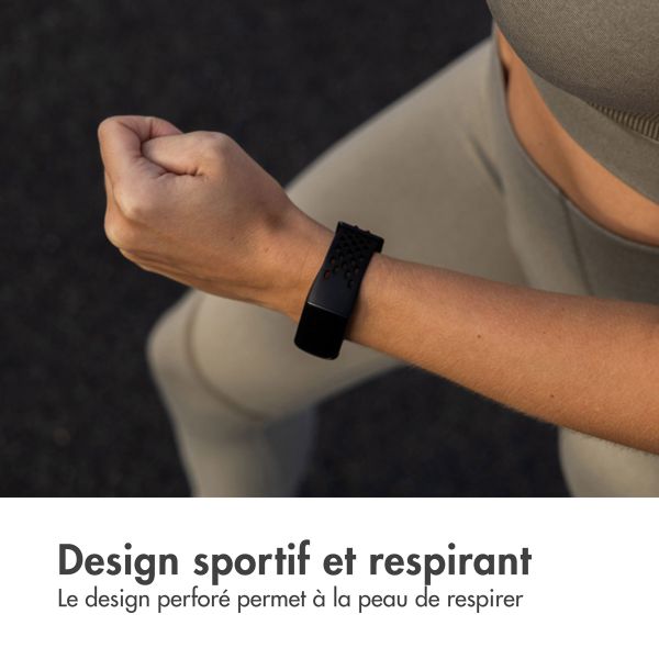 imoshion Bracelet sport en silicone avec boucle Fitbit Charge 5 / 6 - Noir