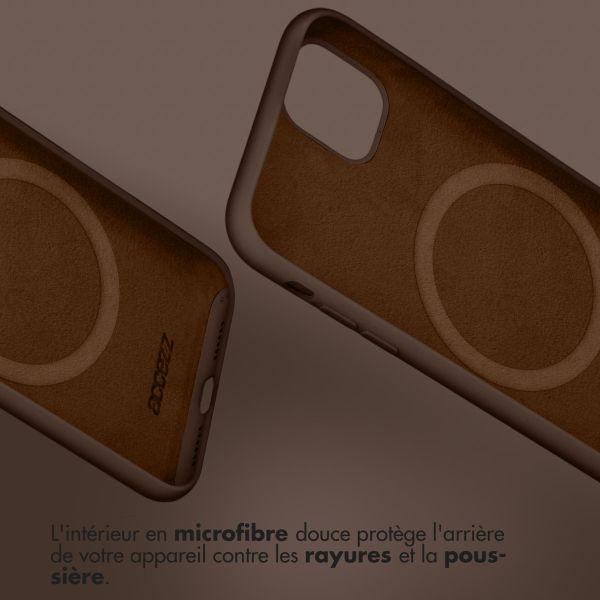 Accezz Coque Liquid Silicone avec MagSafe Apple iPhone 14 / 13 - New Tea Brown