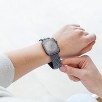 imoshion Bracelet en nylon élastique Apple Watch | 44/45/46/49 mm - Gris foncé