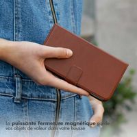 Selencia Étui portefeuille en cuir véritable Apple iPhone 15 Plus - Marron clair