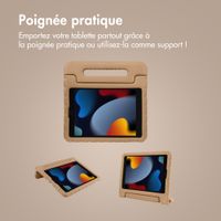 imoshion Coque kidsproof avec poignée Apple iPad 9 (2021) 10.2 pouces / iPad 8 (2020) 10.2 pouces / iPad 7 (2019) 10.2 pouces - Beige