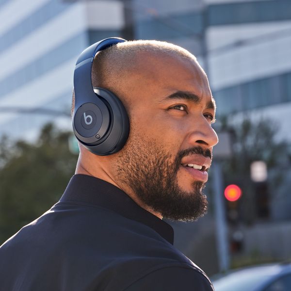 Beats Casque sans fil Studio Pro - Réduction active du bruit (ANC) - Bleu marine