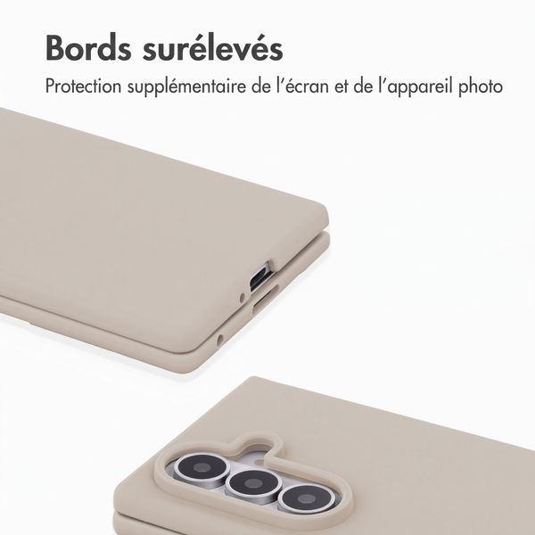 Accezz Coque Liquid Silicone avec MagSafe Samsung Galaxy Z Fold 8 Ultra - Stone