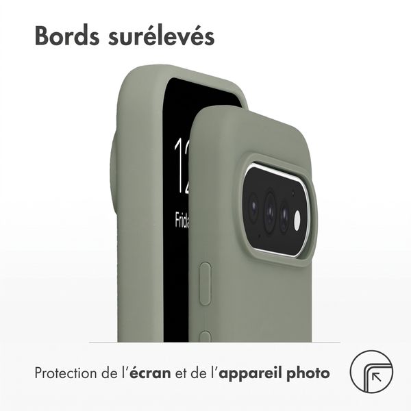 Accezz Coque Liquid Silicone avec MagSafe Google Pixel 11 / 11 Pro / 10 / 10 Pro - Cooper Green