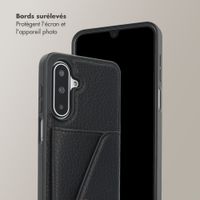 Selencia Coque de télephone Sera avec cordon et porte-cartes enveloppe Samsung Galaxy A17 (5G) / (4G) - Noir