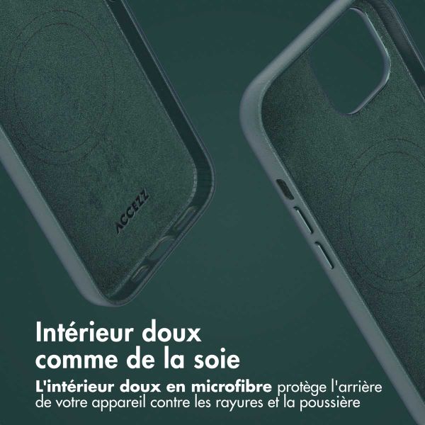 Accezz Étui de télephone portefeuille en cuir 2-en-1 avec MagSafe Apple iPhone 15 - Cedar Green