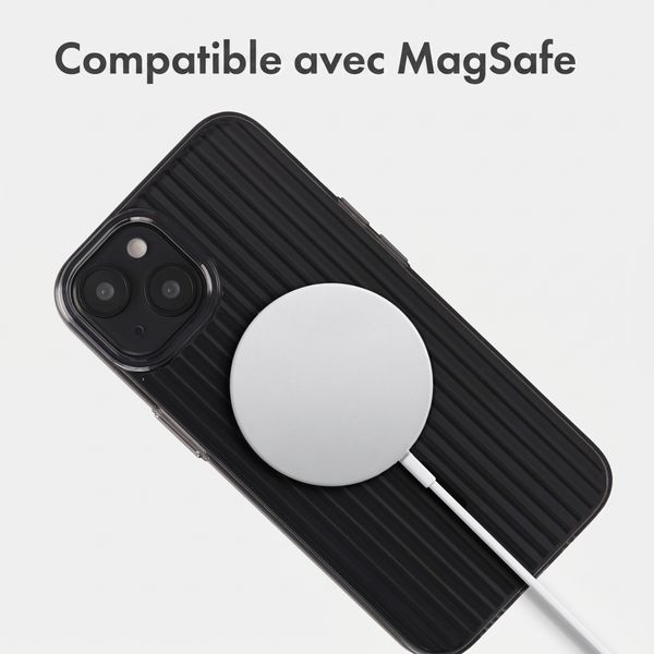 Accezz Coque arrière Lite avec MagSafe | Fluted | Apple iPhone 13 - Noir