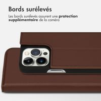 Accezz Étui de télephone Slim Folio en cuir de qualité supérieure Apple iPhone 13 Pro - Marron