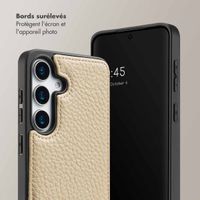 Selencia Coque de télephone Nova avec cordon et porte-cartes Samsung Galaxy S25 - Beige