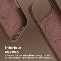 Accezz Coque arrière en cuir avec MagSafe Apple iPhone 18 Pro Max / 17 Pro Max - Marron café