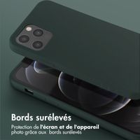 Selencia Coque silicone avec cordon amovible Apple iPhone 12 (Pro) - Vert foncé