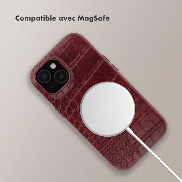Selencia Coque arrière Croco avec MagSafe Apple iPhone 14 / 13 - Burgundy