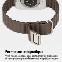 imoshion Bracelet magnétique en cuir synthétique Apple Watch | 44/45/46/49 mm - Marron foncé