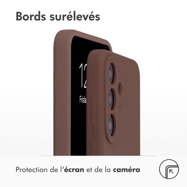 Accezz Coque Liquid Silicone avec MagSafe Samsung Galaxy S26 FE - New Tea Brown