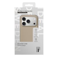 iDeal of Sweden Coque en silicone avec MagSafe Apple iPhone 18 Pro / 17 Pro - Perfect Beige