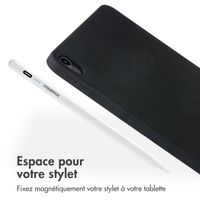 Accezz Coque Liquid Silicone avec porte-stylet Apple iPad Air 11 pouces (2026) M4 / (2025) M3 / (2024) M2 / Air 5 (2022) / Air 4 (2020) - Noir