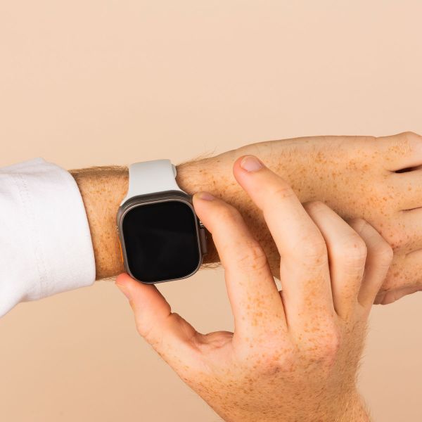 imoshion Bracelet en silicone⁺ Apple Watch | 44/45/46/49 mm - Taille M/L - Starlight
