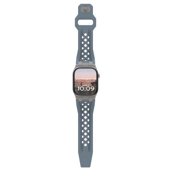 UAG Bracelet Monarch en silicone Apple Watch | 44/45/46/49 mm - Cloud Blue/Titanium
