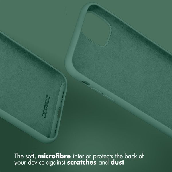 Accezz Coque Liquid Silicone Apple iPhone 13 Pro Max - Vert foncé