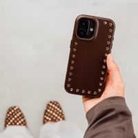 Selencia Coque arrière Studs avec MagSafe Apple iPhone 16 Pro - Cacao Crush