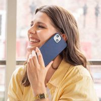 Accezz Coque Liquid Silicone avec MagSafe Apple iPhone 13 Pro - Bleu foncé