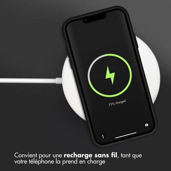 Accezz Coque Liquid Silicone Apple iPhone 11 - Noir
